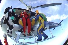 Saut d'hélicoptère en parachute